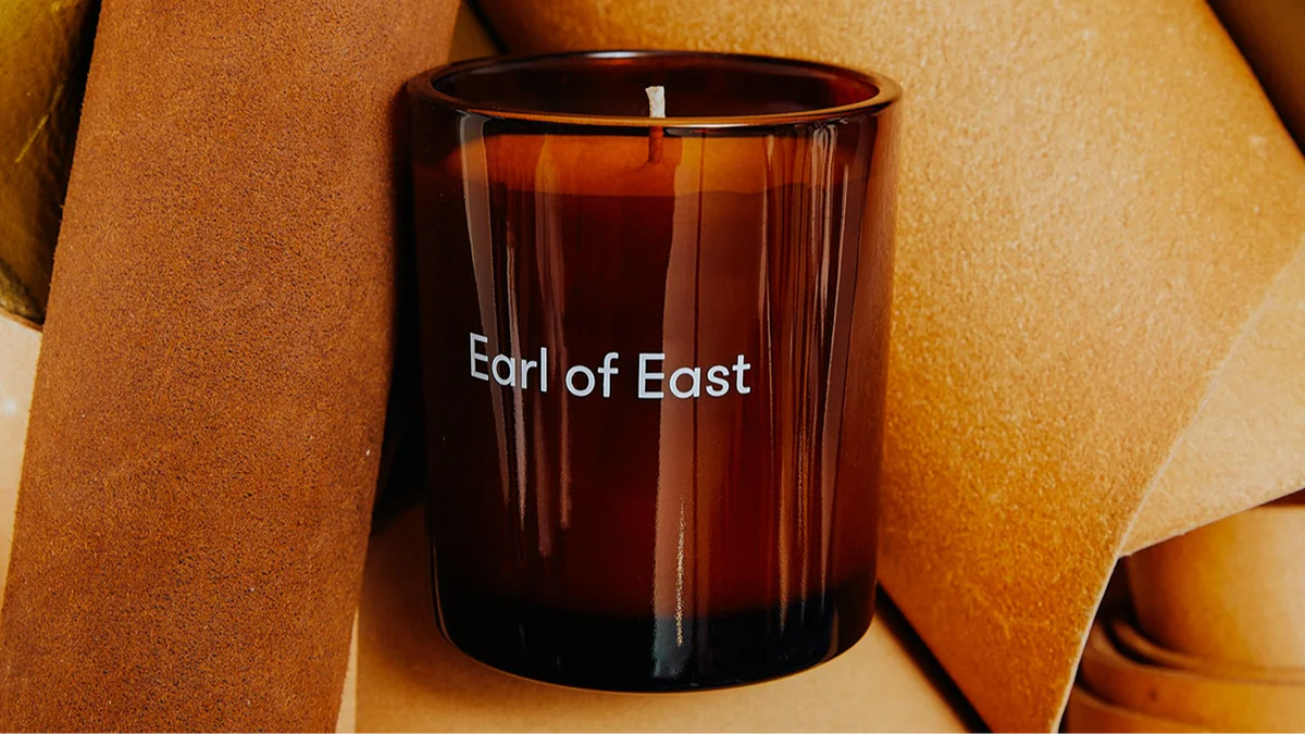 Earl of East candle on a wooden table