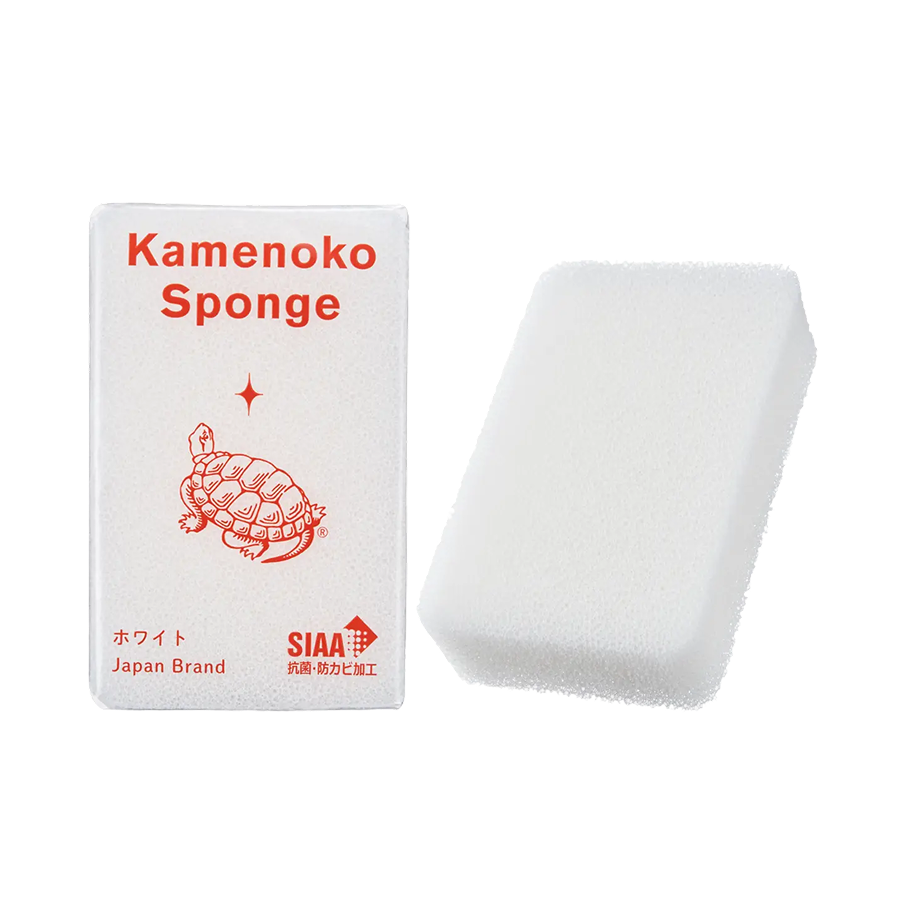 Kamenoko Sponge by Japacolle, beside its box