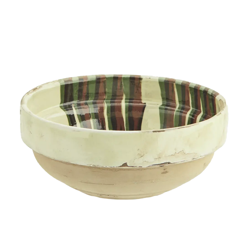  Handmade bowl with a striped interior 